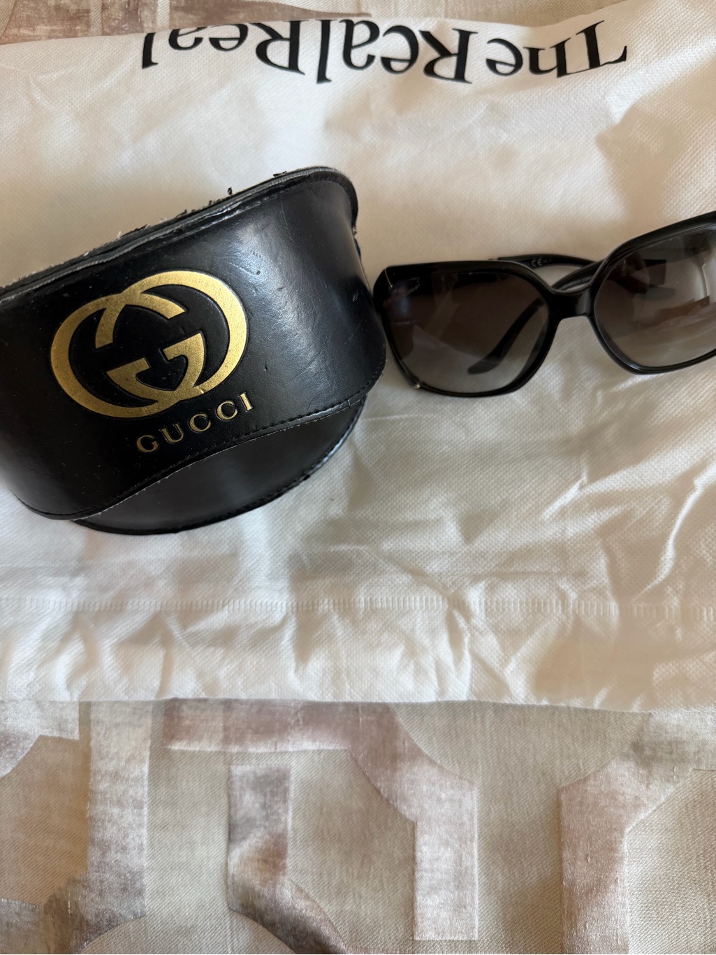 Gucci Bamboo Sunglasses With Gold Logo Case
